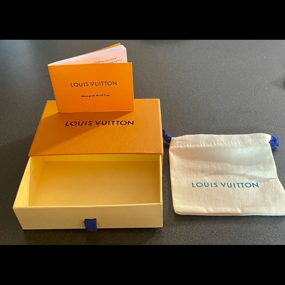 LOUIS VUITTON Monogram World Tour ボックス Louis Vuitton | Accessories | Louis Vuitton Monogram World Tour